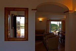Casa com 2 Quartos e Jardim