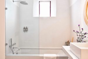 Quarto Superior com Vista Parcial Mar